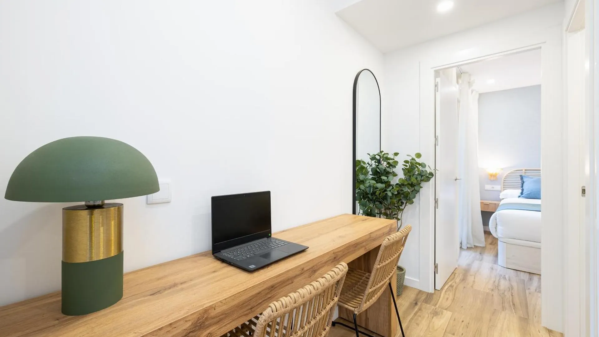 Daire Bright Renovated -Terrace -1Bedroom 1Bath Málaga