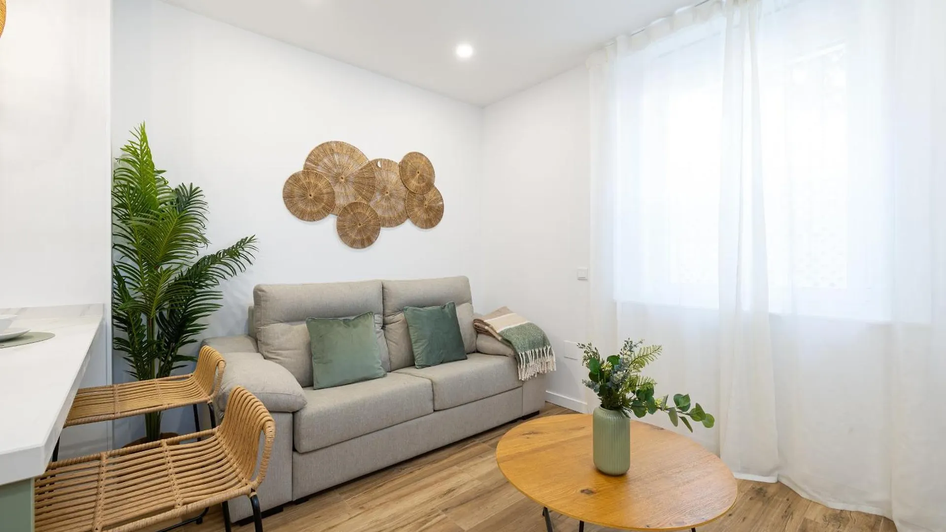 Bright Renovated -Terrace -1Bedroom 1Bath Málaga 0*,  İspanya